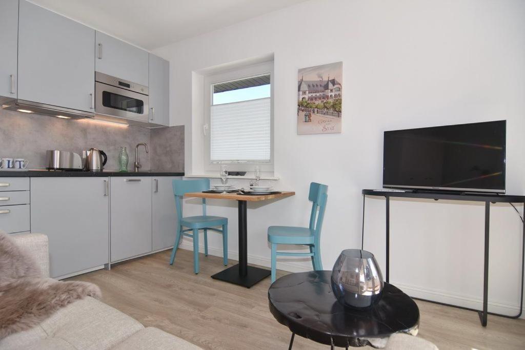 Bismarckstrasse 5a, Whg 12 Apartment *